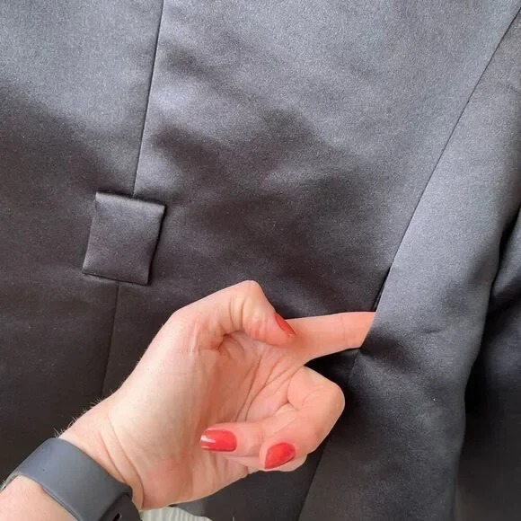 Tahari Arthur S. Levine Luxe Black Blazer Satin Finish Size 12 - Picture 7 of 9